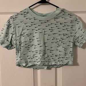 Nike aqua crop top size extra small